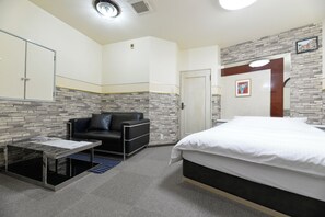 Basic Double Room, Non Smoking (Pet not allowed) - Village Lereve (Takeo)