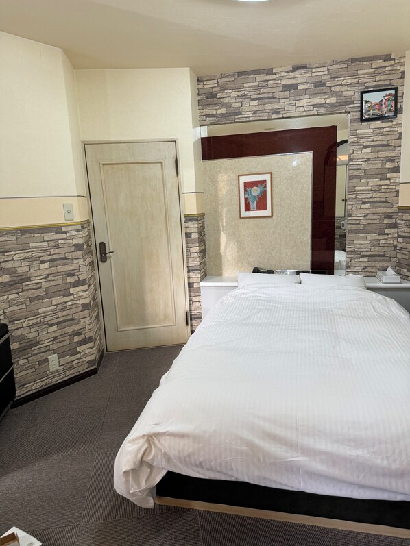 Basic Double Room, Non Smoking (Pet not allowed) | Individually decorated, bed sheets
