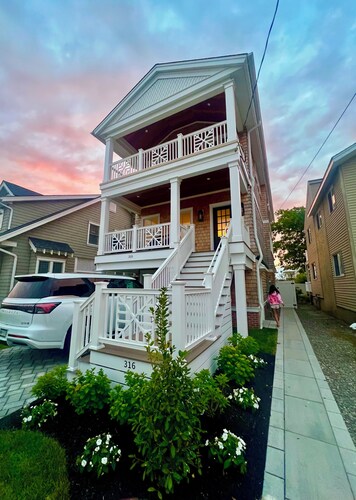 PRIVATE POOL🏊 — STUNNING Single-family, new construction - steps to the beach!