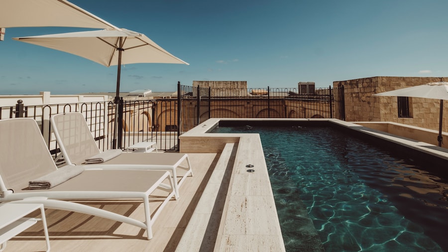 San Karlu Hotel
