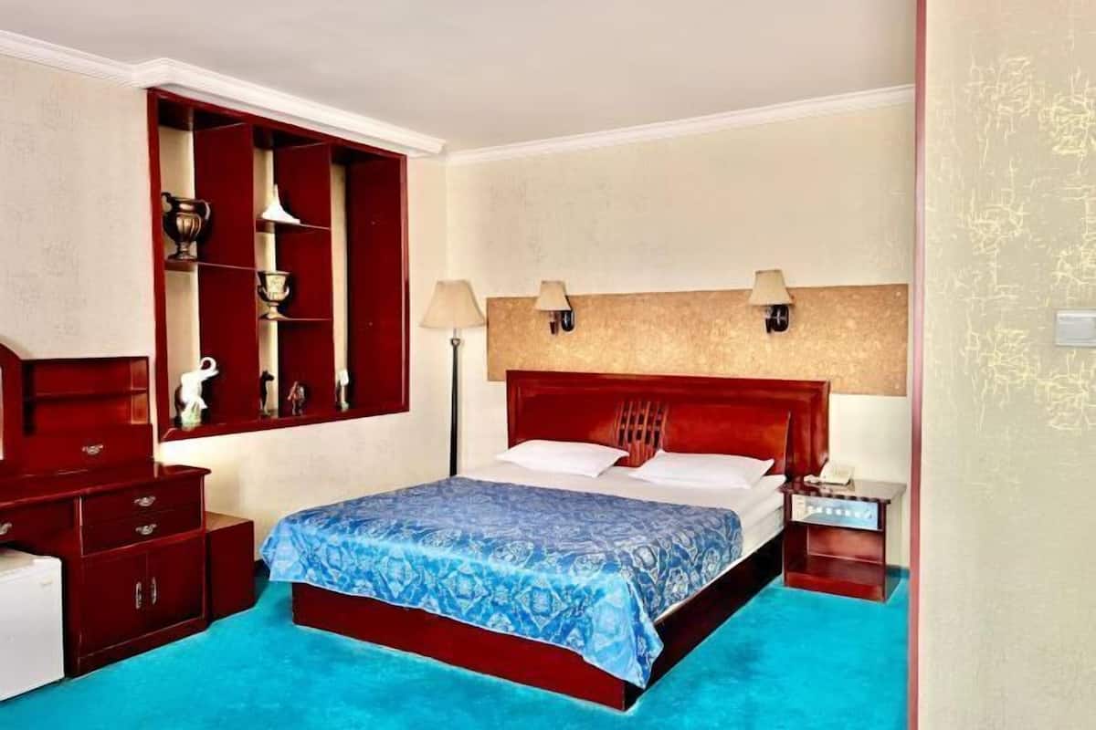 Minibar, in-room safe, desk, soundproofing