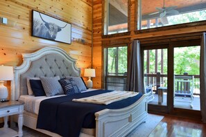 4 bedrooms, iron/ironing board, WiFi, bed sheets - Creekside Cowboy, 7 Bed 3.5 Bath cabin 3 minutes from restaurants. (Broken Bow)