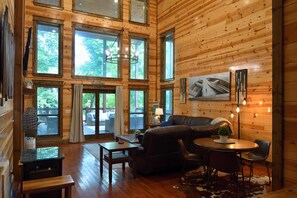 Interior - Creekside Cowboy, 7 Bed 3.5 Bath cabin 3 minutes from restaurants. (Broken Bow)
