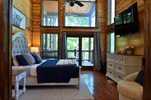4 bedrooms, iron/ironing board, WiFi, bed sheets - Creekside Cowboy, 7 Bed 3.5 Bath cabin 3 minutes from restaurants. (Broken Bow)