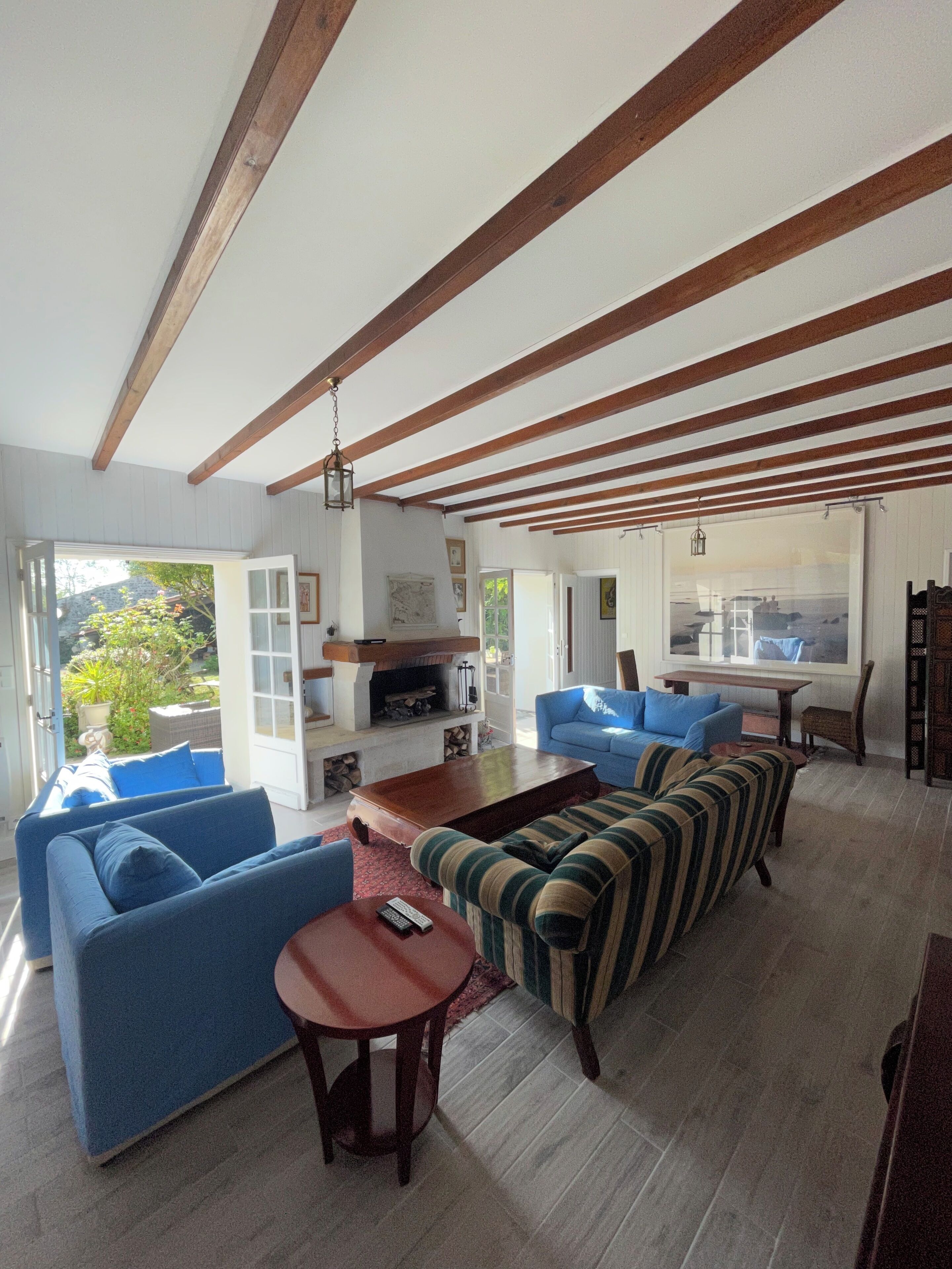 TV connectée, cheminée