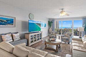 Living area - 3BR Condo with 2 King Suites + Bunk Room, Pool & Beach Access | Beach Therapy (Destin)