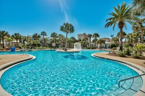 Pool - 3BR Condo with 2 King Suites + Bunk Room, Pool & Beach Access | Beach Therapy (Destin)