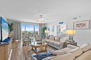Living area - 3BR Condo with 2 King Suites + Bunk Room, Pool & Beach Access | Beach Therapy (Destin)