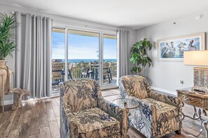 Living area - 3BR Condo with 2 King Suites + Bunk Room, Pool & Beach Access | Beach Therapy (Destin)