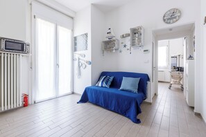 Interior - Sissi's Home [Two Steps From The Sea, Private Parking] (Punta Marina)