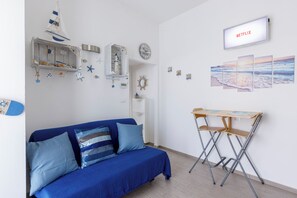 Smart TV - Sissi's Home [Two Steps From The Sea, Private Parking] (Punta Marina)