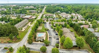 Ground Floor 2BR/2BA Condo in Auburn 1/2 mile to AU Campus! Sleeps 4!