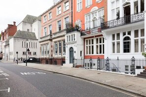 Apartment | Parking - Knightsbridge Central 4th Floor Walk up- Penthouse (London)