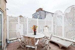 Apartment | Outdoor dining - Knightsbridge Central 4th Floor Walk up- Penthouse (London)