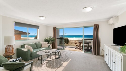 Golden Sea 12 - Absolute Beachfront Bilinga - Min. 3 Night Stays!