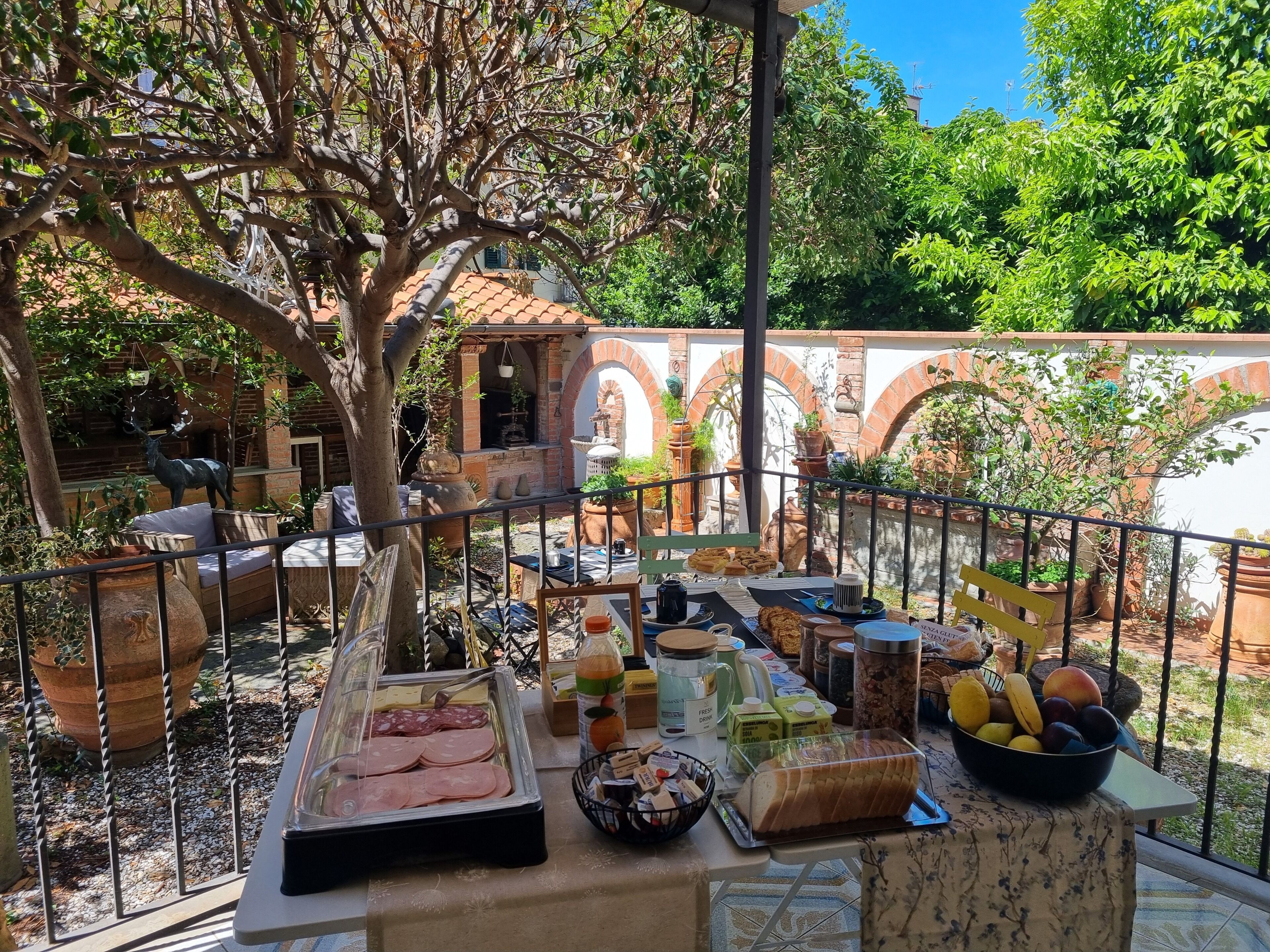 Buffet déjeuner gratuit tous les jours