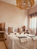 Deluxe House, Garden View | Egyptian cotton sheets, premium bedding, pillowtop beds, travel crib