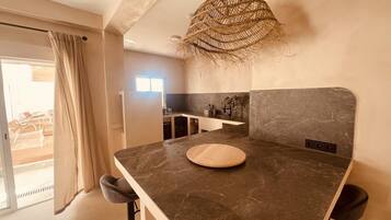 Deluxe House, Garden View | Private kitchen | Fridge, microwave, electric kettle, high chair