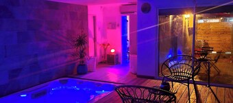 Gite Love Room and Spa Romantic Escapade in Saint Omer