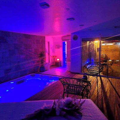 Gite Love Room and Spa Romantic Escapade in Saint Omer