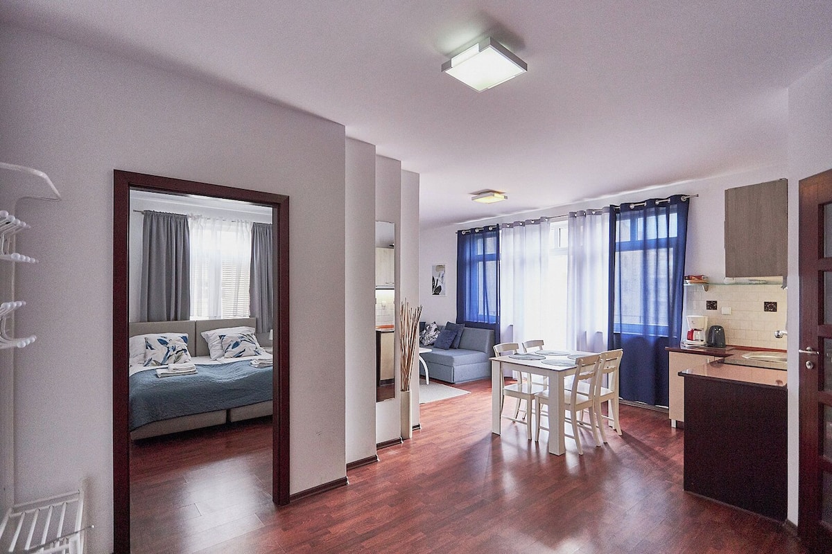 Suite estándar, tina | 1 habitación, decoración personalizada y muebles diferentes