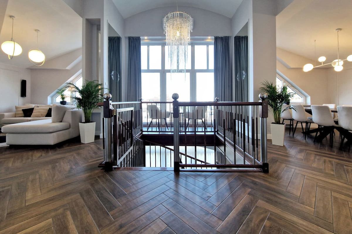 Penthouse Royal, vista parcial al mar | 1 habitación, decoración personalizada y muebles diferentes