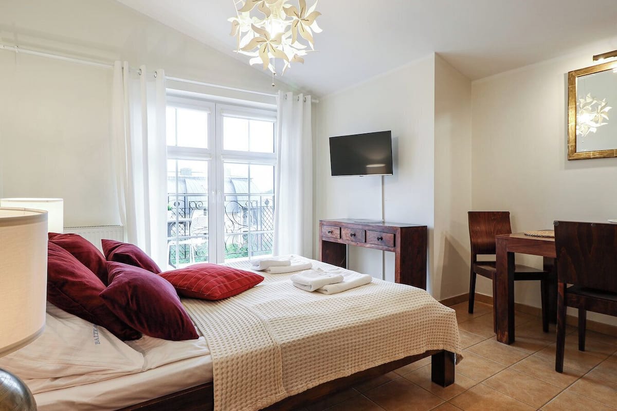 Suite estudio económica, 1 cama Queen size | 1 habitación, decoración personalizada y muebles diferentes