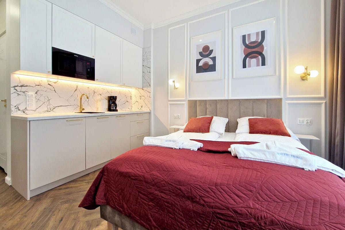 Suite estudio superior, 1 cama Queen size, patio | 1 habitación, decoración personalizada y muebles diferentes