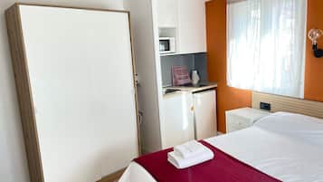 1 habitación y ropa de cama