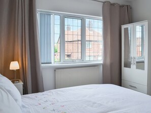 3 bedrooms, free WiFi, bed sheets