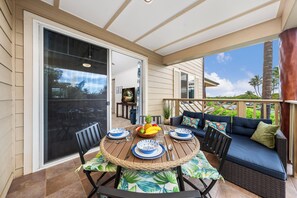 Outdoor dining - Newly Renovated in 2024!  E22 Waikoloa Beach Villas (Waikoloa Beach Resort)