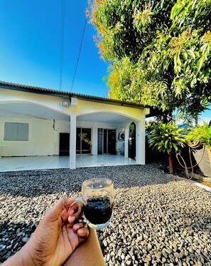 Terrace/patio - Villa MIA A 3 min du Littoral! Proche de Toutes Commodités (Saint-Leu)