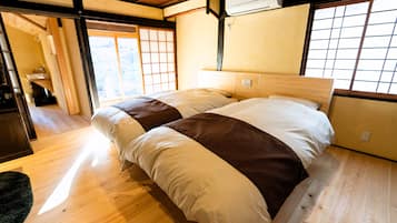3 bedrooms, in-room safe, desk, free WiFi