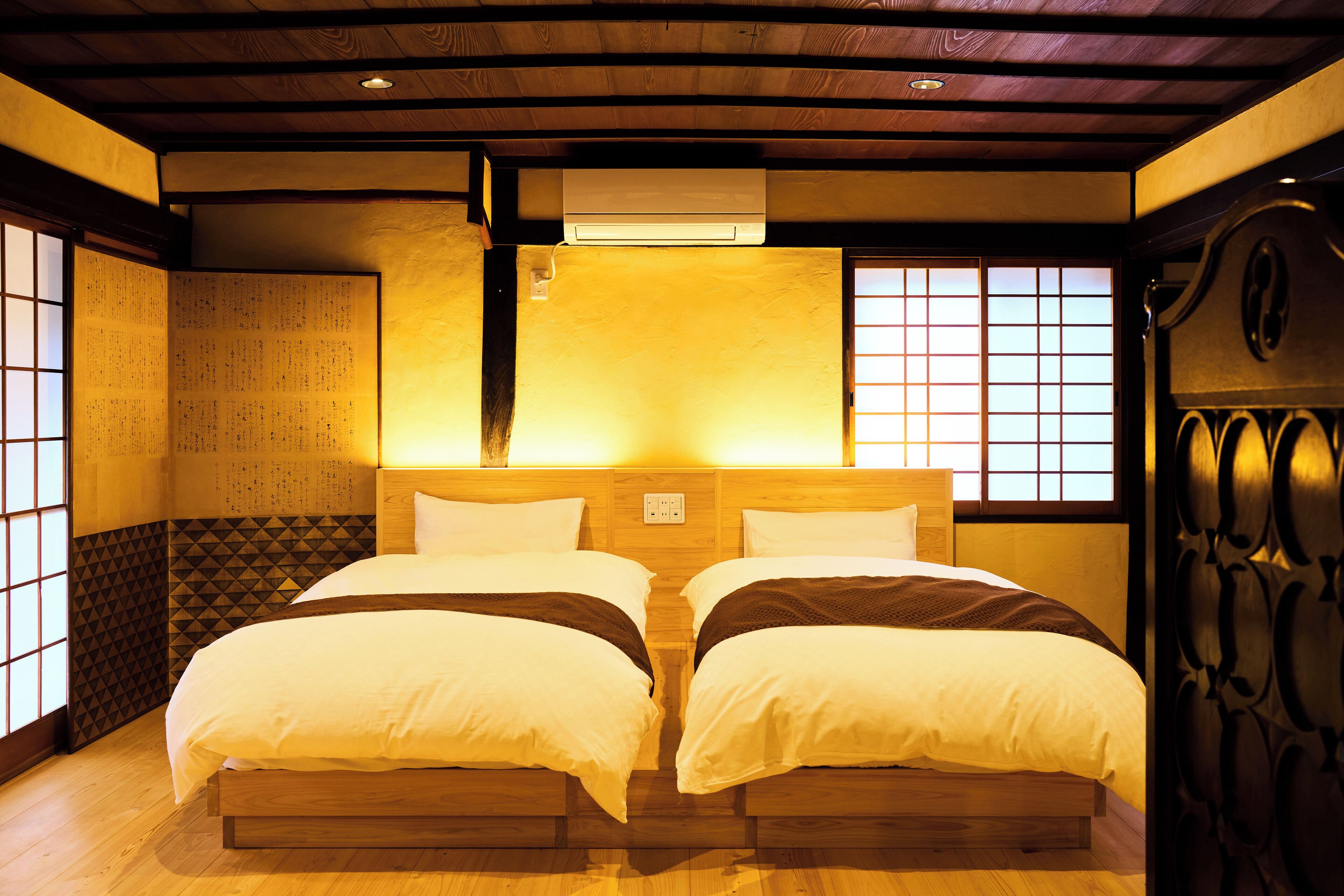 3 bedrooms, in-room safe, desk, free WiFi