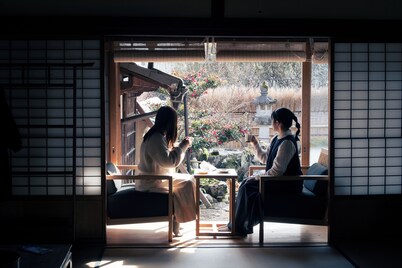 Tetsu-juro (former Ogunis ) ,  Himeji Castles back parlor-like"400-year-old inn"