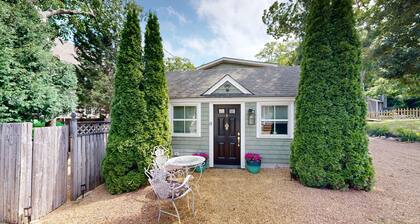 Charming studio with amazing location near town & beach