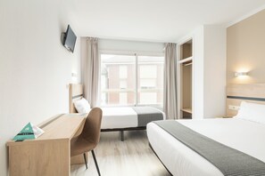 Tremannsrom | Skrivebord, skrivebord for bærbar PC og wi-fi (inkludert)