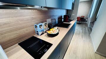 Chambre Luxe | Cuisine privée | Machine à expresso, cafetiÚre/bouilloire, bouilloire électrique