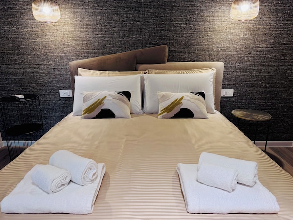 Standard Room | Hypo-allergenic bedding, down comforters, memory foam beds, free minibar - Vimini Corso Cavour City Center (Bari)