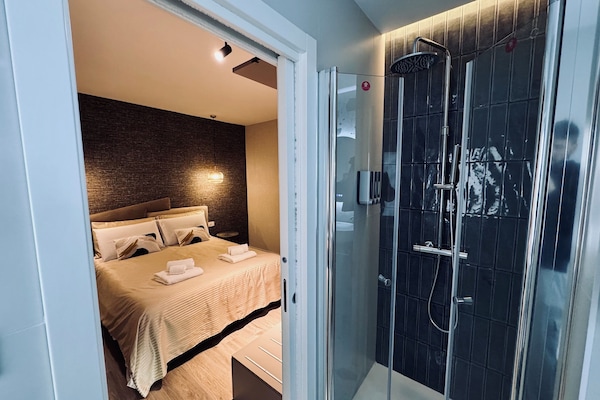 Standard Room | Hypo-allergenic bedding, down comforters, memory foam beds, free minibar