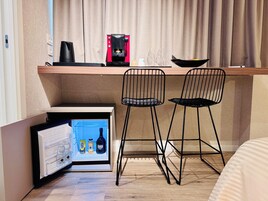 Standard Room | Mini-refrigerator