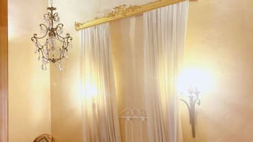 2 bedrooms, iron/ironing board, bed sheets
