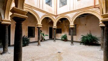 Enceinte de lâhĂ©bergement