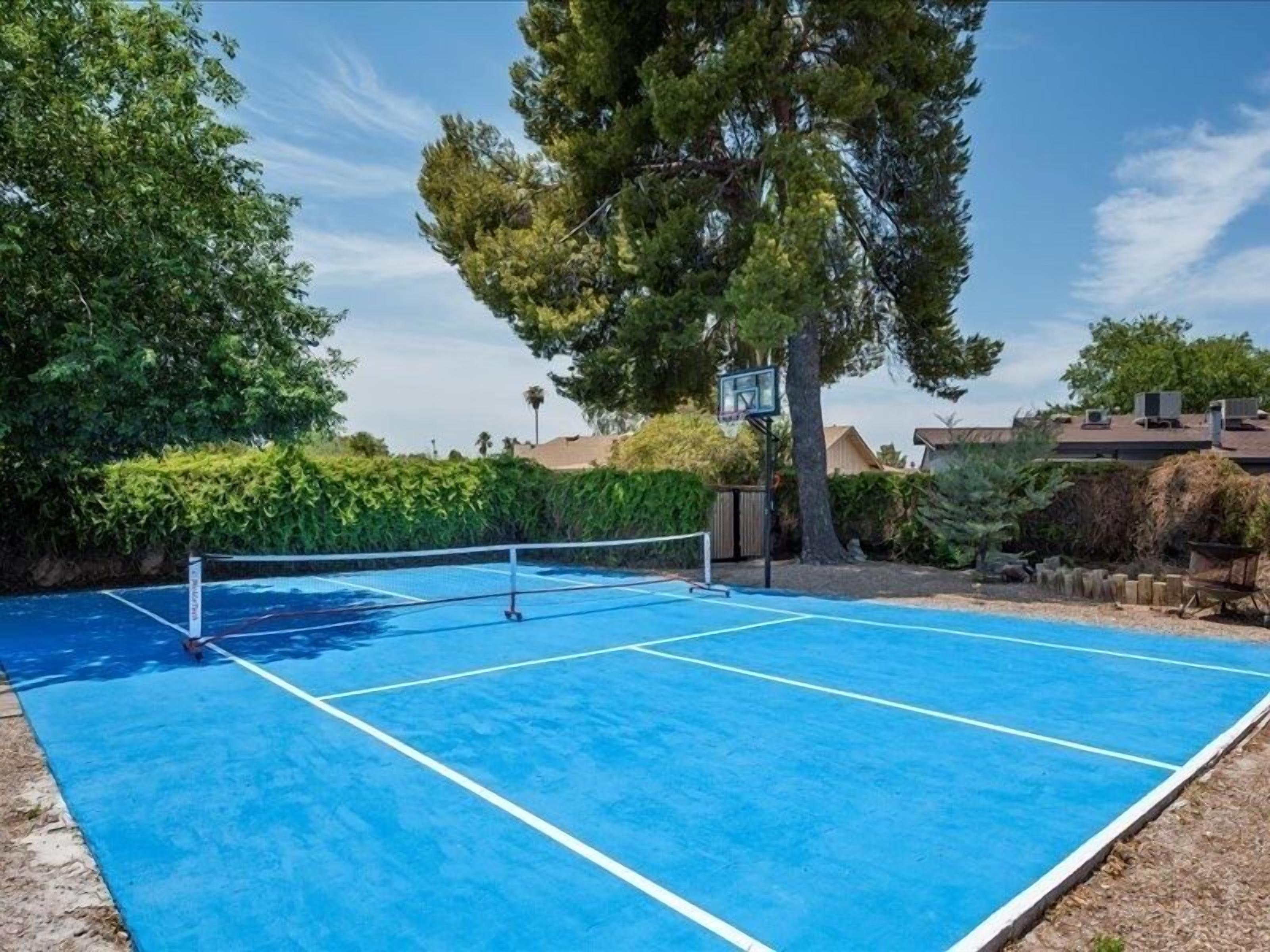 Gamers Paradise | PickleBall | Basketball | Pool