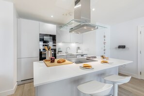 Fridge, microwave, oven, dishwasher