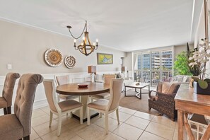 Interior - Kingston South Hampton 203 - 2 BD Oceanview Condo (North Myrtle Beach)