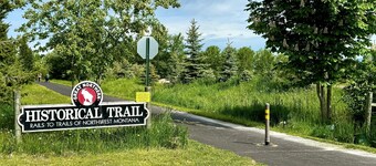 Spacious Cottage w/ Scenic Pond & Mountain Views