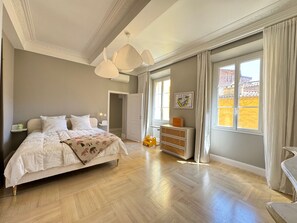 3 bedrooms, iron/ironing board, free WiFi, bed sheets - Le balcon du Grand Alexandre (Niza)