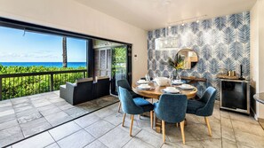 2 bedrooms, individually decorated, individually furnished, bed sheets - Ocean Front Views - Central AC - 3 Complex Pools - Vrkcv (Kailua-Kona)