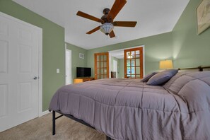 3 多间卧室、免费 WiFi、床单